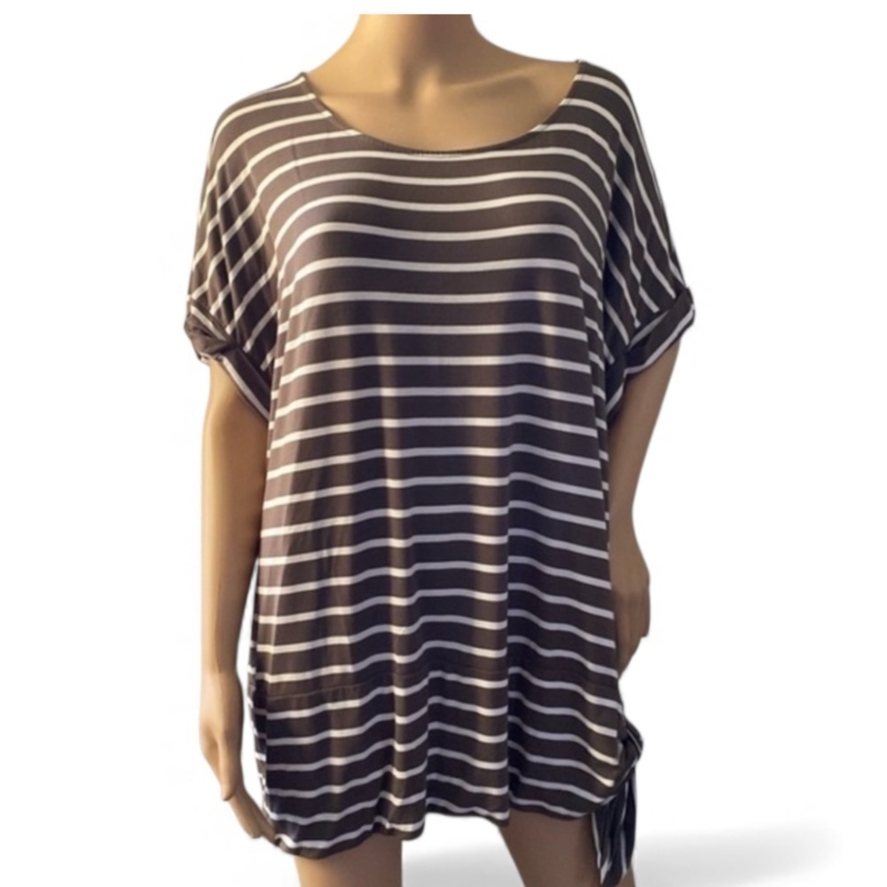 Calvin Klein size XL top striped